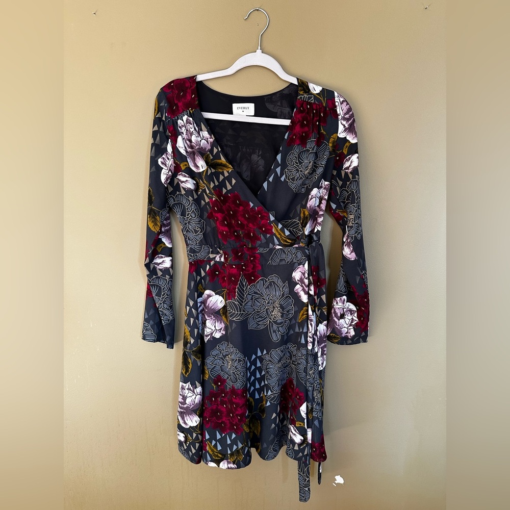 Everly Midi Floral Long Sleeve Wrap Dress Size Medium